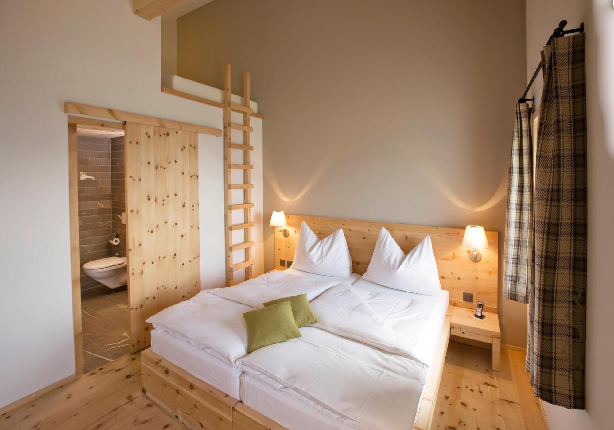 Romantik Hotel Muottas Muragl ساميدان المظهر الخارجي الصورة